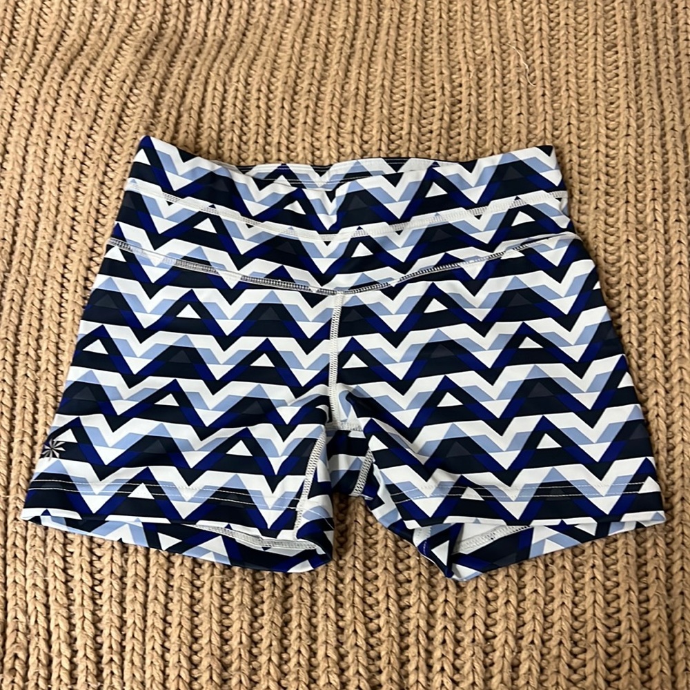 Athleta women shorts size s excellent condition